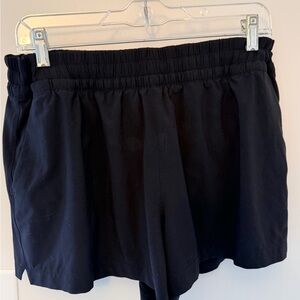 Athleta Weekender Midrise 3" Run Short